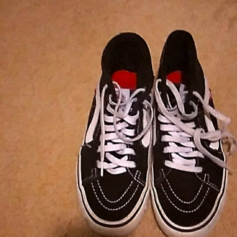 Vans black and white, size 8 in men's, casual.
